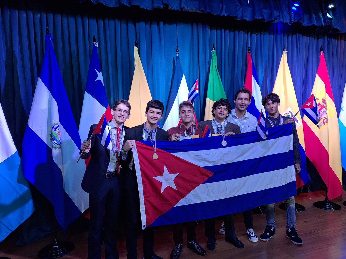 🥳¡La delegación cubana ha hecho historia en las Olimpiada Iberoamericana de Química 2024 en Costa Rica! 

❤️ Con un equipo más joven que nunca, nuestros talentos brillaron. Juan Carlos Yepe, de La Habana, se alzó con la medalla de oro.

#uhdeexcelencia #OrgulloUH #Cuba
