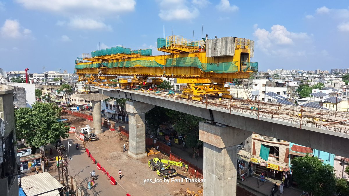 DevelopedSurat's tweet photo. #पालनपुर_जकातनाका #मेट्रोस्टेशन
दोनो बाजू #गर्दर_लॉन्चिग #Almost_Completed
#सूरत_मेट्रो #टेक्सटाइल_रूट
#SuratMetro #Bhesan #BulletTrain Station #TextileRoute #yes_icc @MetroGMRC @DaxeshMavani @Bhupendrapbjp @RailMinIndia @WesternRly @AshwiniVaishnaw @narendramodi ji https://t.co/CVgcXF0mg8