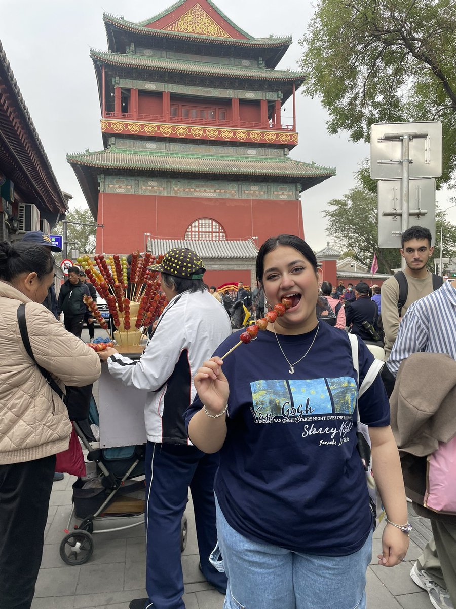 MissWalkerlangs's tweet photo. @CastlebraeCCC Beijing 2024 🇨🇳Arrived last night, spent today around the old Hutongs 南锣鼓巷 and Houhai! Unbelievable opportunity for these young people thanks to @SwireCentreEdin and donations from @JMATrust @DniproKids 🤩 https://t.co/TUeX96N3k0