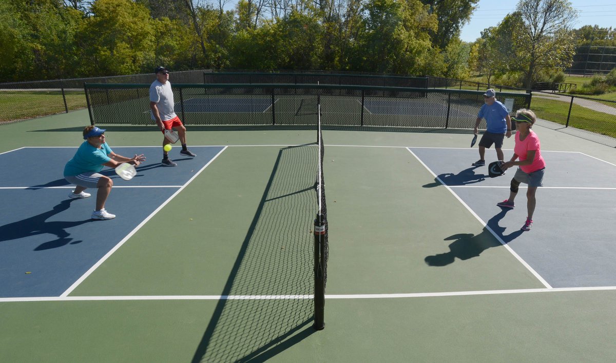 The Meadowbrook pickleball courts will be 𝙘𝙡𝙤𝙨𝙚𝙙 𝙪𝙣𝙩𝙞𝙡 𝙉𝙤𝙤𝙣 𝙩𝙤𝙙𝙖𝙮 because crews are pouring the concrete slab for the new open air pavilion (coming soon)! Please avoid the area until the work is complete. Thank you!
