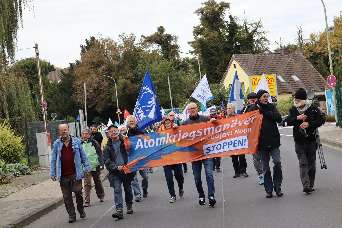 Am  Wochenende haben wir in Nörvenich gegen die jährlich stattfindende  Atomkriegsübung Steadfast Noon protestiert. Einen Bericht findet ihr  hier bei der DFK-VK NRW: nrw.dfg-vk.de/noervenich-nat…