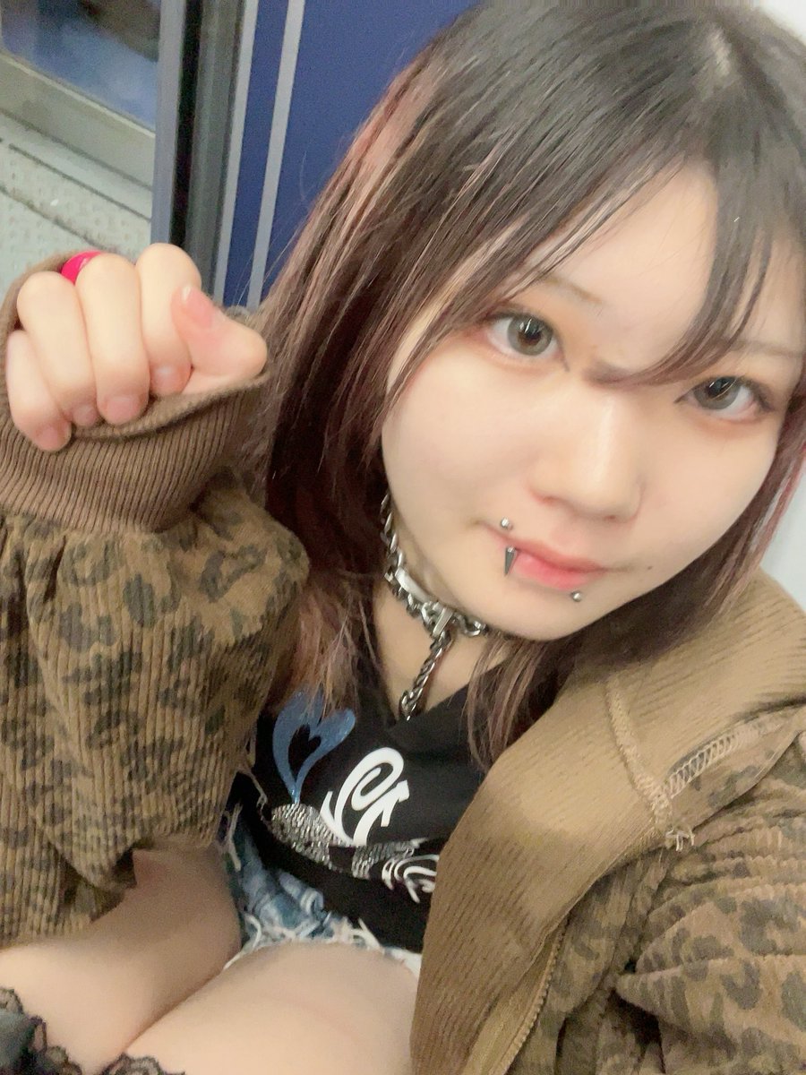 ry0oooo666's tweet photo. おわてますー！

🌻地元めちゃ近！お兄さん

久々出勤ありがとうございました〜
Twitter交換もありがとう！
次19出勤してまふ
#コンカフェ営業   #コンカフェ #luzz  #秋葉原  #秋葉原コンカフェ #コンカフェ好きな人と繋がりたい https://t.co/lPn9tYIVg8