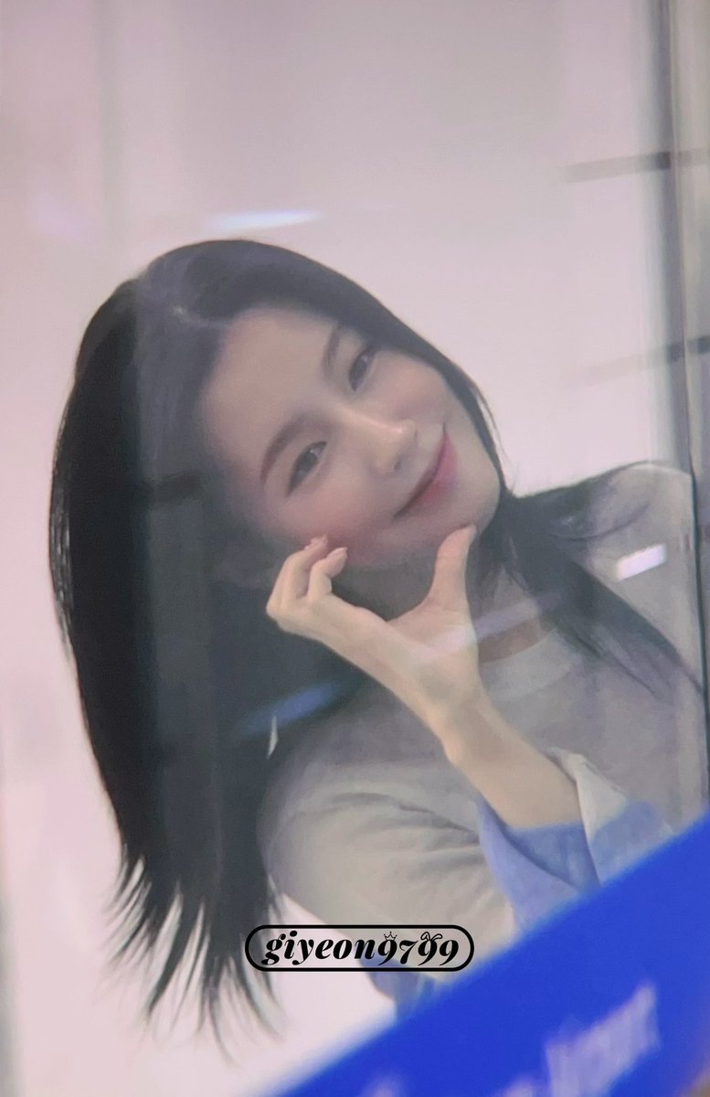 giyeon9799's tweet photo. 241016 😽
#여자아이들 #아이들 #GIDLE  
#미연 #MIYEON https://t.co/MwKvk2RGBu