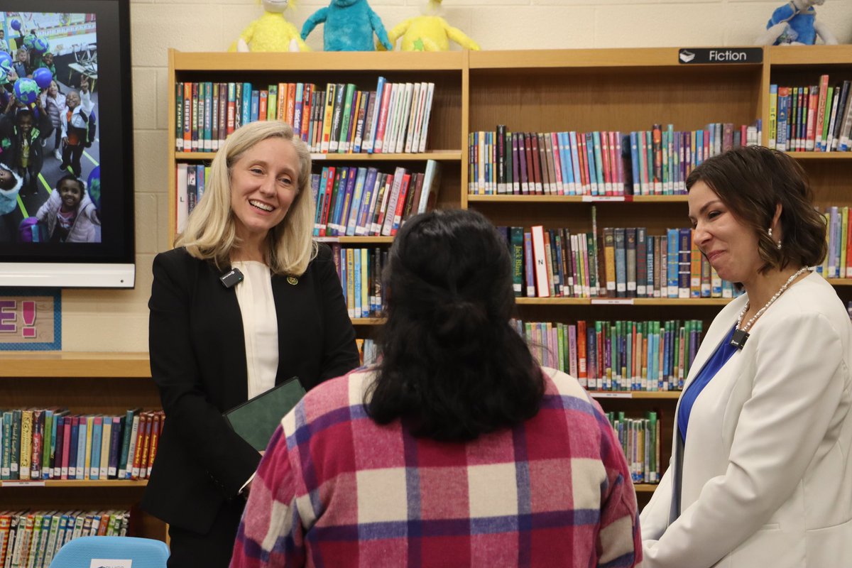 RepSpanberger's tweet photo. I'm leading a bipartisan bill to help school divisions recruit, train, and retain educators and school administrators.

Because helping educators-in-training get hands-on experience in the classroom as they earn their degree is a proven way to grow a strong education workforce. https://t.co/chDFIuCNGX