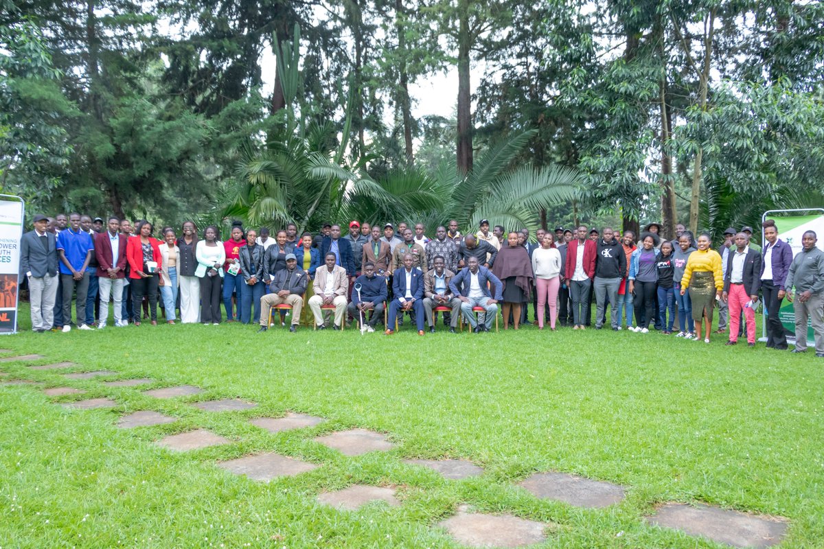 CMDKenya's tweet photo. 🚀 Empowering the next generation of leaders! 🌟 In a vibrant town hall meeting held in Kericho County on 15th October 2024, @CMDKenya  collaborated with the Emerging Leaders Foundation (ELF) under the Strengthening the Power of Youth Voices (SPYV) program, to enhance awareness and appreciation for inclusive decision and policy-making at the county level. 🗣️👥 Young people were engaged in discussions on the crucial role of citizen-centered policy making, and familiarized themselves with the county processes of policy influencing, making, and implementation. These will strengthen their capacity to effectively harness and consolidate their voices for advocacy and policy change. 💡✊