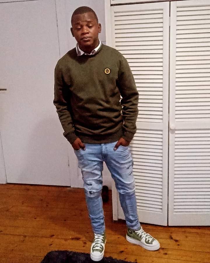 Please tell my gf to DM me please.