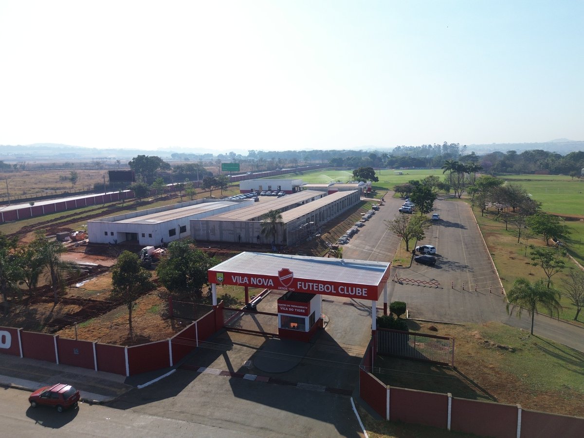 🔴⚪️ - Ontem na inauguração do CT Vila do Tigre, Ronaldo Caiado falou sobre a área do CT. Hoje o Vila Nova usa nos termos de sessão de área, porém tenho a informação que o Vila já realizou o pedido para transferência DEFINITIVA da área para o clube, conta com a anuência do
