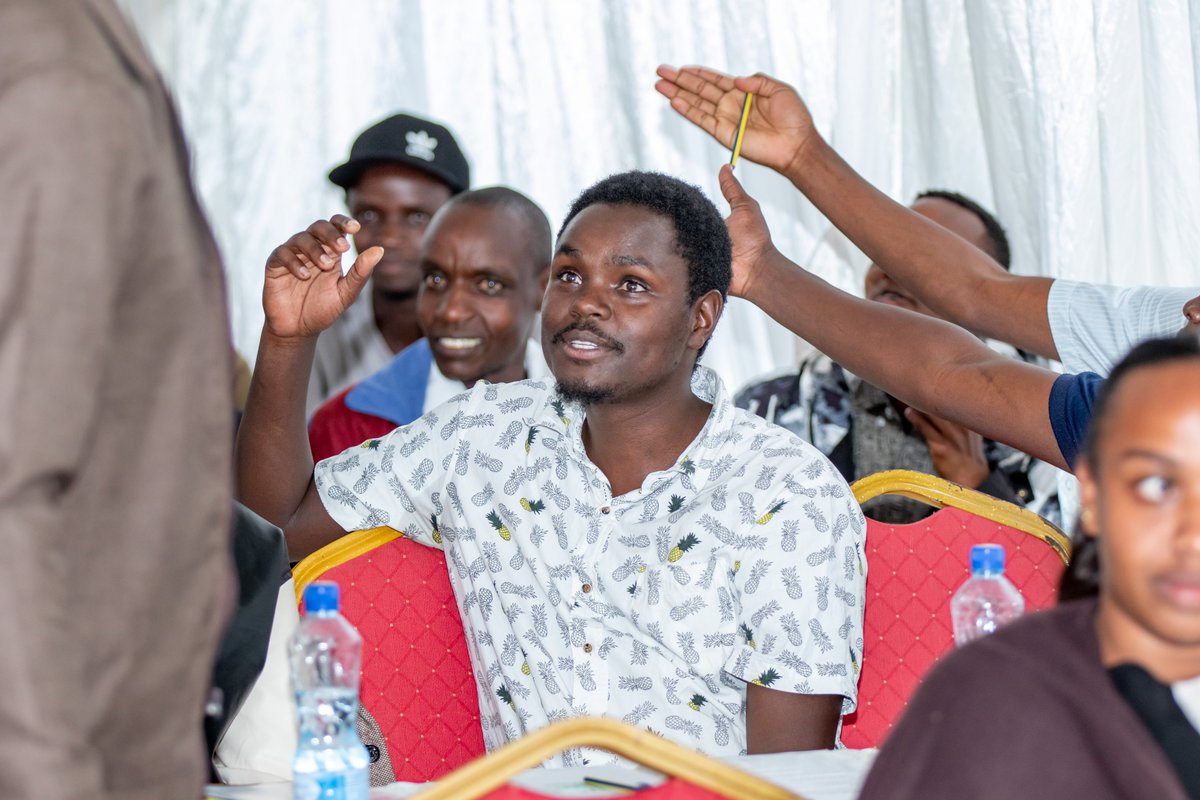 CMDKenya's tweet photo. 🚀 Empowering the next generation of leaders! 🌟 In a vibrant town hall meeting held in Kericho County on 15th October 2024, @CMDKenya  collaborated with the Emerging Leaders Foundation (ELF) under the Strengthening the Power of Youth Voices (SPYV) program, to enhance awareness and appreciation for inclusive decision and policy-making at the county level. 🗣️👥 Young people were engaged in discussions on the crucial role of citizen-centered policy making, and familiarized themselves with the county processes of policy influencing, making, and implementation. These will strengthen their capacity to effectively harness and consolidate their voices for advocacy and policy change. 💡✊