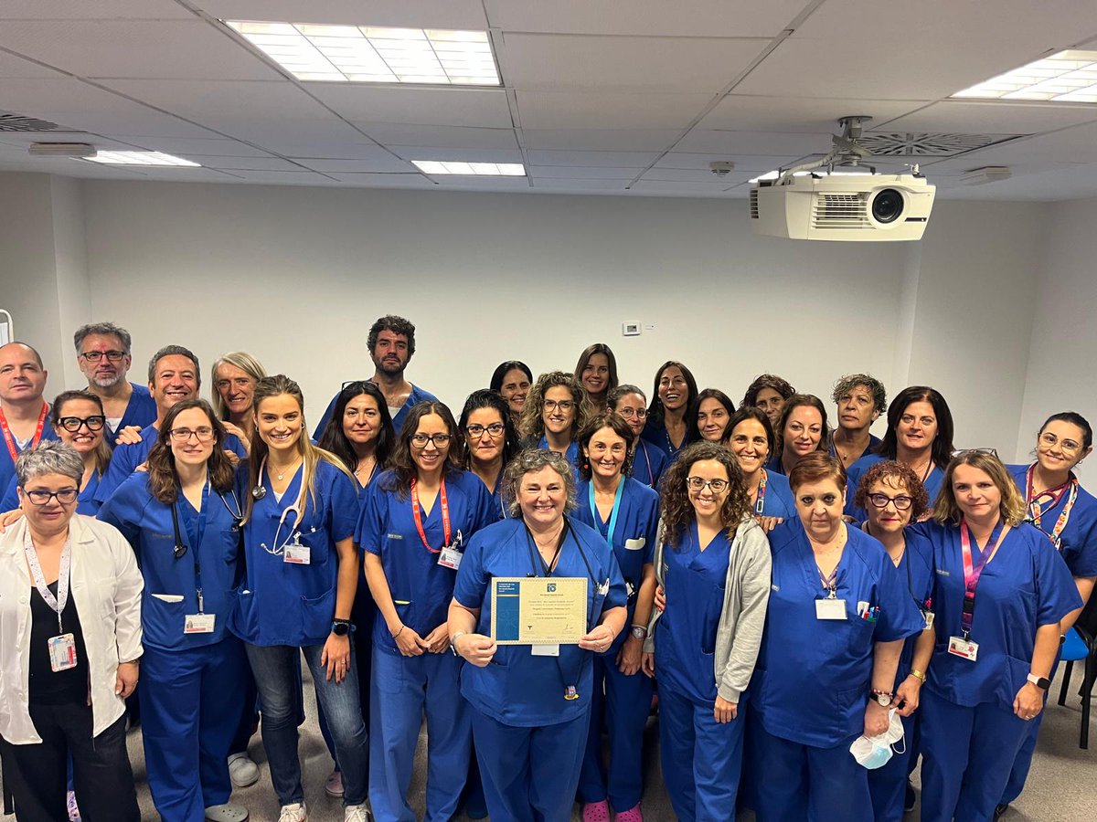 HospitalLaFe (@hospitallafe) on Twitter photo 🏥El servicio de #Urgencias del <a href="/HospitalLaFe/">HospitalLaFe</a>, reconocido por tercer año consecutivo en los <a href="/premiosbsh/">Best Spanish Hospitals Awards</a>
ℹ️ El jefe del servicio, <a href="/millanjav/">Javier Millán</a>, ha sido el encargado de recoger el diploma de finalista, que ha dedicado a los y las compañeras
#SomosLaFe
🔗lafe.san.gva.es/es/-/bsh-urgen… 🏥El servicio de #Urgencias del <a href="/HospitalLaFe/">HospitalLaFe</a>, reconocido por tercer año consecutivo en los <a href="/premiosbsh/">Best Spanish Hospitals Awards</a>
ℹ️ El jefe del servicio, <a href="/millanjav/">Javier Millán</a>, ha sido el encargado de recoger el diploma de finalista, que ha dedicado a los y las compañeras
#SomosLaFe
🔗lafe.san.gva.es/es/-/bsh-urgen…