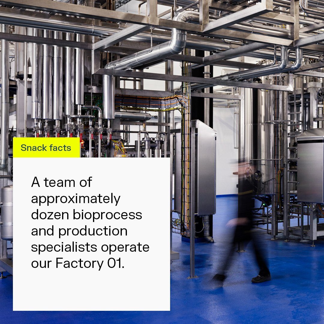 Solar_Foods's tweet photo. Did you know a team of around a dozen bioprocess &amp; production specialists powers our #Factory01? Our high-tech facility, like modern food production, sees our 'farmers' conduct operations from the control room, not the factory floor. Learn more: https://t.co/QRPFMN86EA https://t.co/TtMxxKRG7y