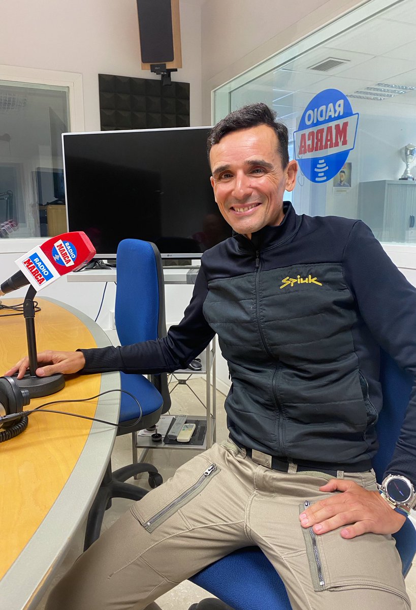 rmarcasevilla's tweet photo. Ya estamos con @davidbenit0 ciclista sevillano que va a competir en la Atacama Spirits, una de las carreras de mountain bike más extremas del mundo 🚴🚴 https://t.co/BfhFkO3rus