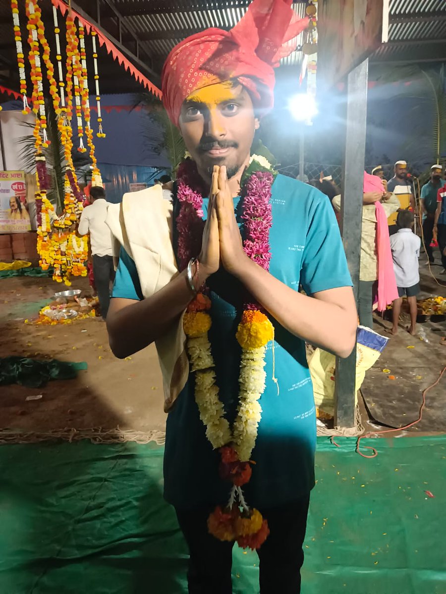ABVPSangli's tweet photo. अखिल भारतीय विद्यार्थी परिषद, सांगली विभाग
दिवस ९ - " शिवमल्हार यात्रा "
सांगली जिल्ह्यातील बाळू मामा मंदिर, आष्टा येथे रथाच्या स्वागता बरोबरच शिवतेज शेटे यांना श्रीफळ देऊन सन्मानित केले तसेच त्यांनी नागरिकांना शिवमल्हार यात्रेची माहिती सांगितली.

#ShivMalharYatra 
#ABVPSangli https://t.co/o91wNdBikd