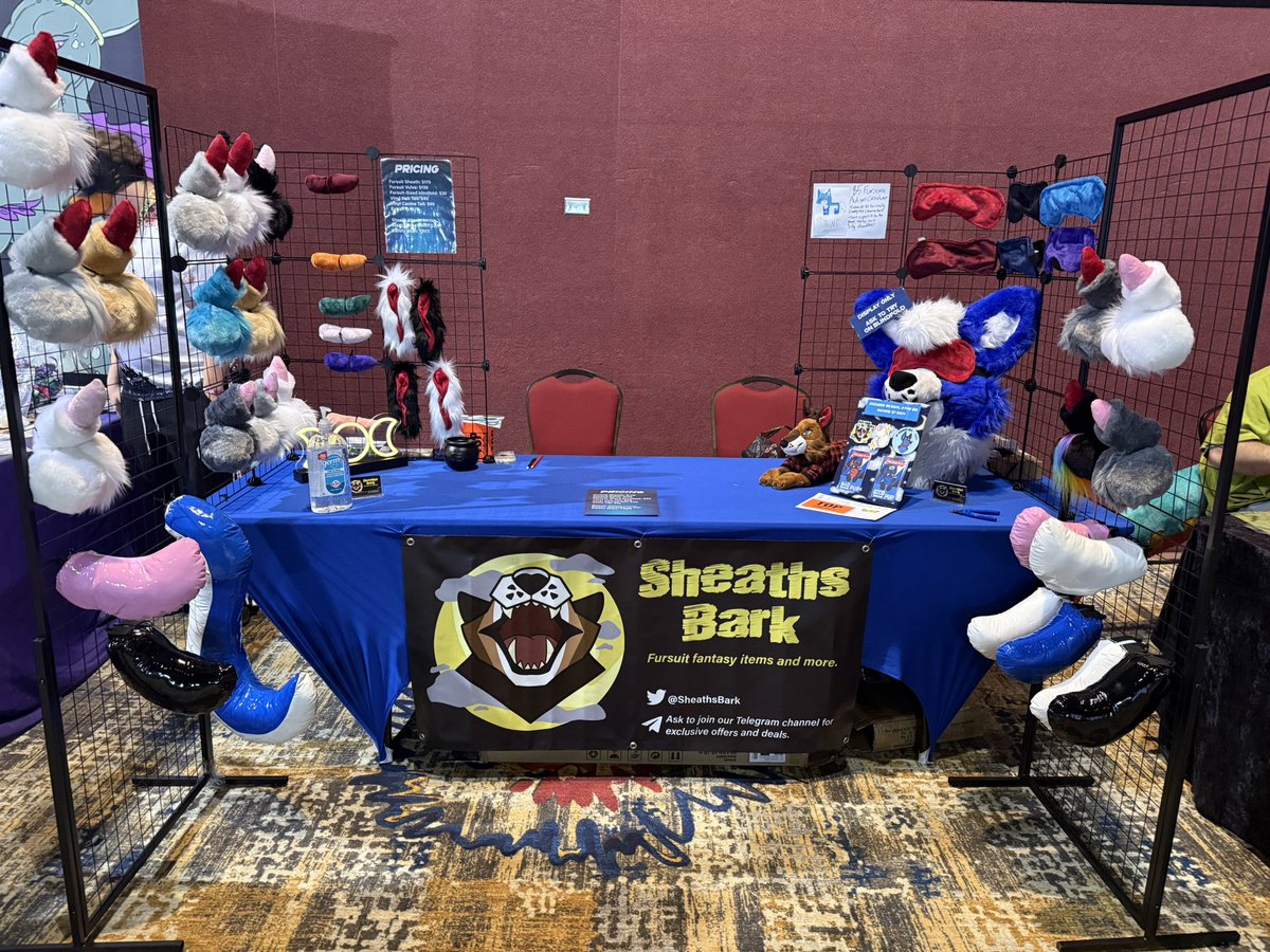 SheathsBark's tweet photo. BLFC Day 2! Y’all cleared out a lot yesterday and we’re down to about half our stock! We’re very limited in our elastic so if you want sheath with elastic waistband, come down asap! #BLFC2024 #BLFCdealersden #ThePromenade https://t.co/6RNbwqSEY1