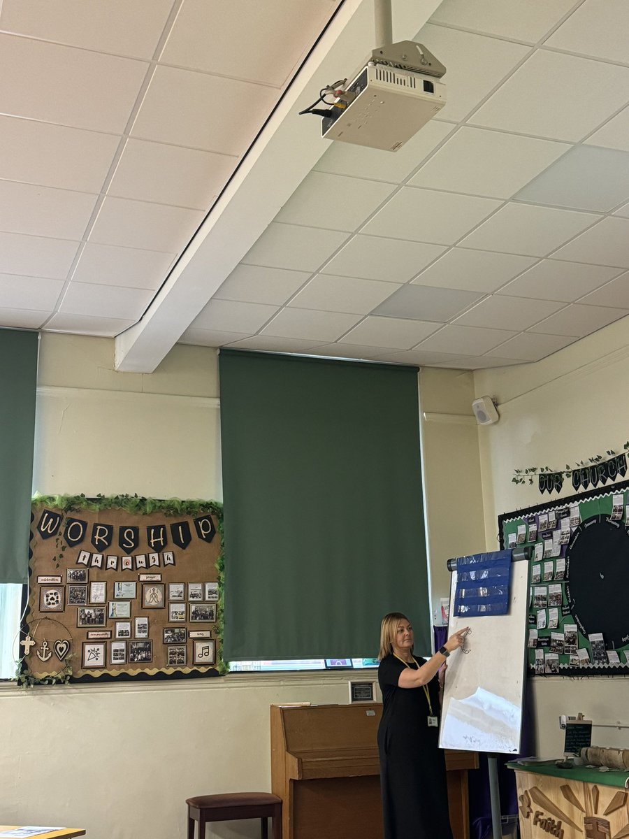 MrHardyParish's tweet photo. It was wonderful to have Mrs Foster supporting both @parishschool1 and @StJamesCEsth with our Read Write Inc journey! @RuthMiskinEdu @LDSTEducation https://t.co/0orQTWE5jy