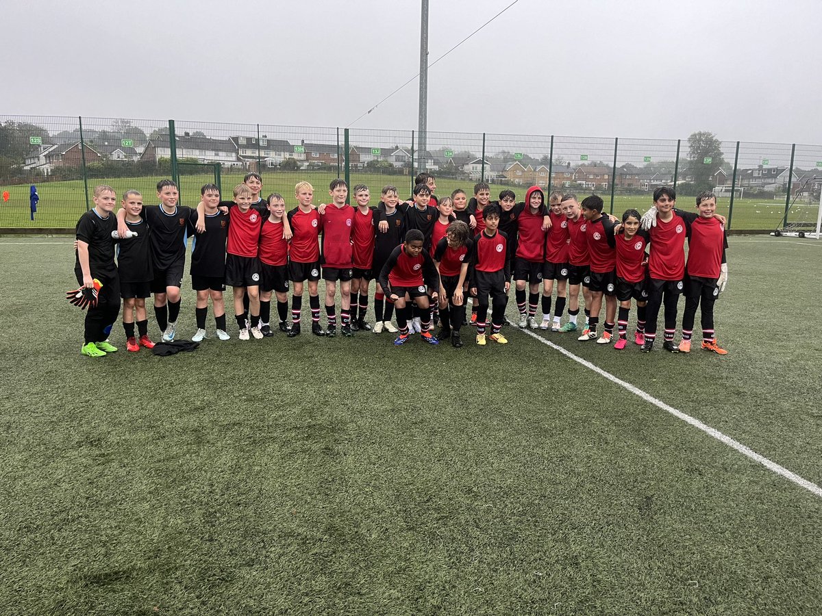 BrynCelynnogPE's tweet photo. Year 7 ⚽️ travelled down to Cardiff High this afternoon despite very rainy conditions. A very competitive fixture with some great battles particularly in midfield. Boys done well to comeback and secure the victory. 

POTM: Haydn Jones and Olly Caudle 👏 https://t.co/PSmBznyUQM