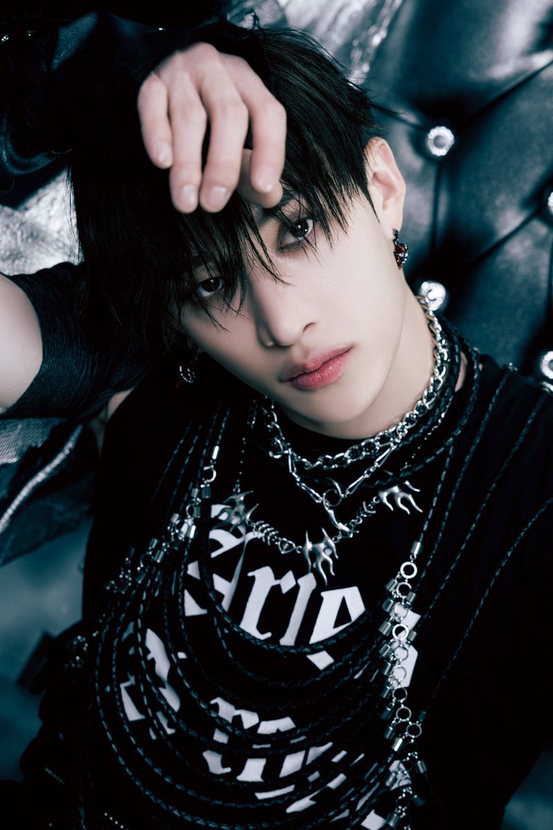 hyunejoestarz's tweet photo. Stray Kids's Bang Chan will reportedly be featured on aespa's upcoming mini-album, 'Whiplash'. https://t.co/AdtiLL02Za
