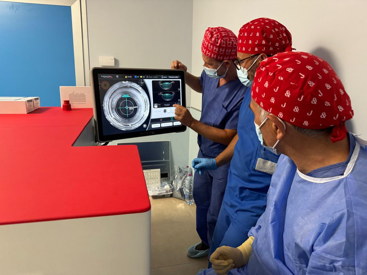 Ospedale di Caltagirone. Innovazioni in Oculistica. Introdotti il Laser a femtosecondi e il Sistema 3D con angiografia intraoperatoria
#aspcatania #Salute #sanità #oculistica #Innovazione #caltagirone #ospedale #laser #angiografia
Consulta la pagina:
aspct.it/comunicazione/…