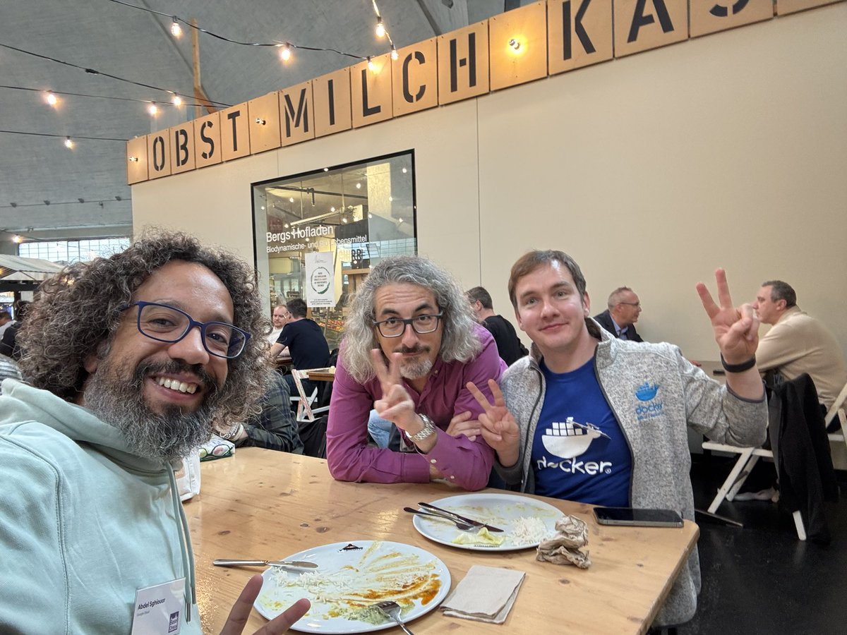 boredabdel's tweet image. They keep following me!

#DevoxxMA #BaselOne