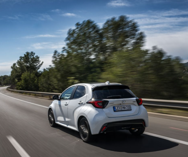 GilAutomocion's tweet photo. ¿Sabes que el #Mazda2 cuenta con una amplia parrilla de cinco puntas, estilo dinámico y elegante? 👀

Seguro que quieres uno en tu vida. No te quedes con las ganas y ven a conocerlo en persona.  😉

#FelizMiércoles #GilAutomoción #Alcalá #torrejón #coches #ExperienciaDeConducción https://t.co/zpfKiCMQH1