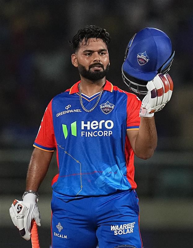 CricketFeverly's tweet image. 🚨 Exciting news for #DelhiCapitals fans! 🚨 DC is set to retain Rishabh Pant, Axar Patel, and Kuldeep Yadav for IPL 2025! 🏏🔥 Pant's leadership and batting, Axar's all-round skills, and Kuldeep's spin magic are ready to shine! 🌟💪 #IPL2025  #DCUpdates #Cricket #IPL #DCapitals