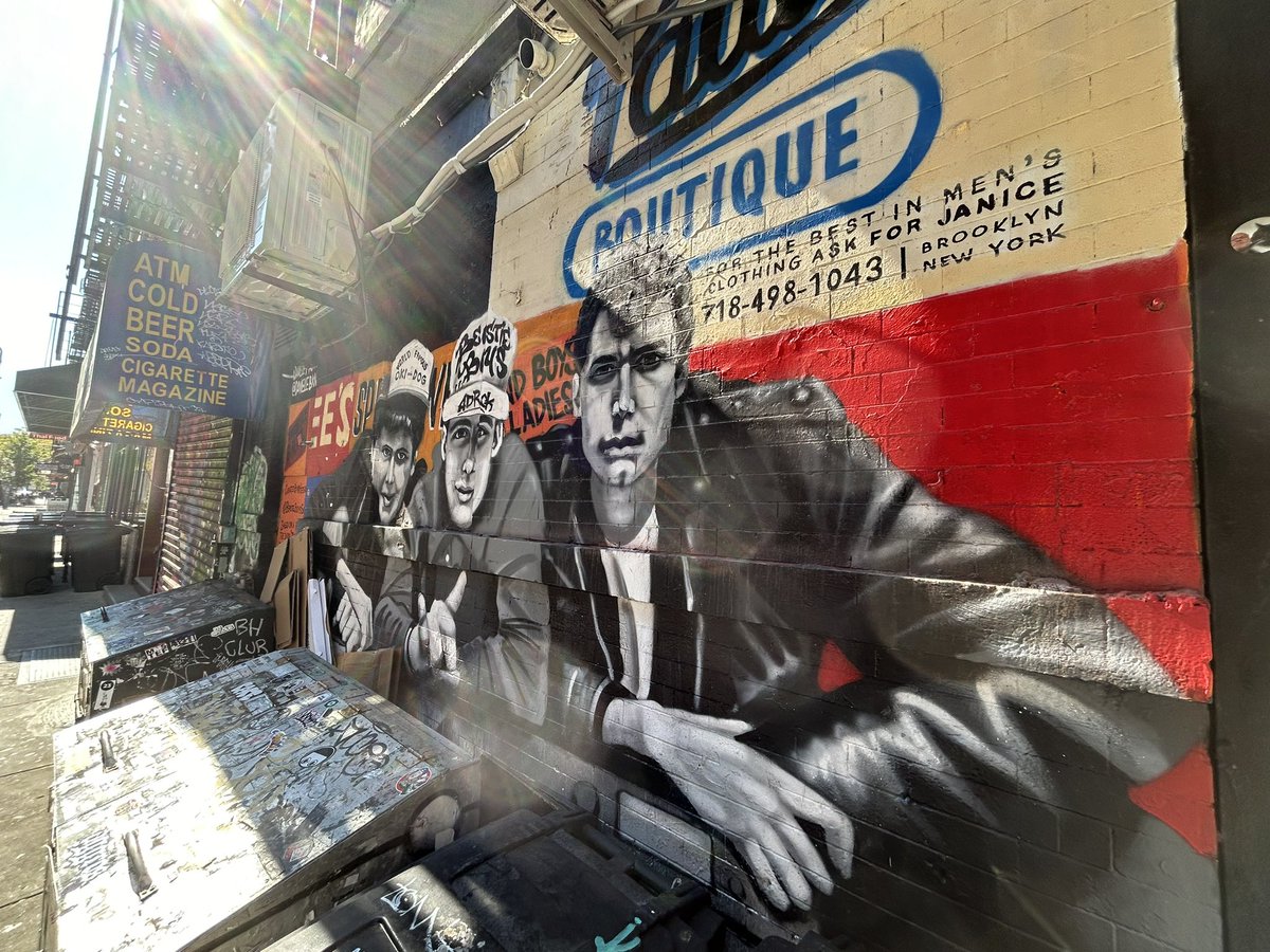 portistanner's tweet photo. @beastieboys
Here’s an idea …someone from the Beastie camp grab this number 718-498-1043 and put it back in service and play a few choice cuts from Paul’s Boutique….or the whole record. https://t.co/sFDxEnKFfa