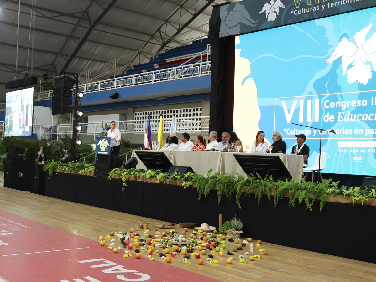 MinAmbienteCo's tweet photo. Inició el 8° Congreso Iberoamericano de Educación Ambiental con la participación de representantes de 22 países para reflexionar sobre una #EducaciónAmbientalPara la justicia y La Paz en el marco de la implementación del Acuerdo de Escazú.

📡 En vivo: https://t.co/KspejLVw1N https://t.co/MRZf8NvxOZ