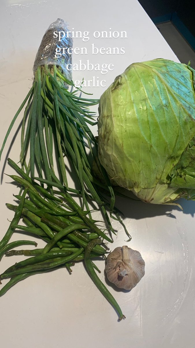 SymplyNoor's tweet image. Heyyy👋

We are making Nigerian-Senegalese jollof rice, but beef based. This recipe is a fusion of two different cooking styles. The aroma comes off as a pleasant “known stranger”. There are many highlights to this dish, but I think the one that stood out to me, is the chunk of…