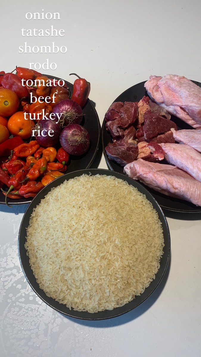 SymplyNoor's tweet image. Heyyy👋

We are making Nigerian-Senegalese jollof rice, but beef based. This recipe is a fusion of two different cooking styles. The aroma comes off as a pleasant “known stranger”. There are many highlights to this dish, but I think the one that stood out to me, is the chunk of…