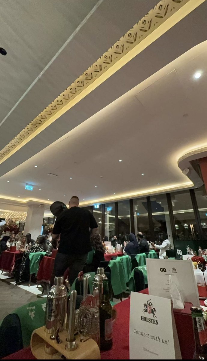 daas_511's tweet photo. 𝐆𝐐 𝐗 𝐇𝐎𝐋𝐒𝐓𝐄𝐍 
مُقتطفات من سناب #سلطان_بن_نايف  
 #Holsten https://t.co/s3q3Q2YVSL