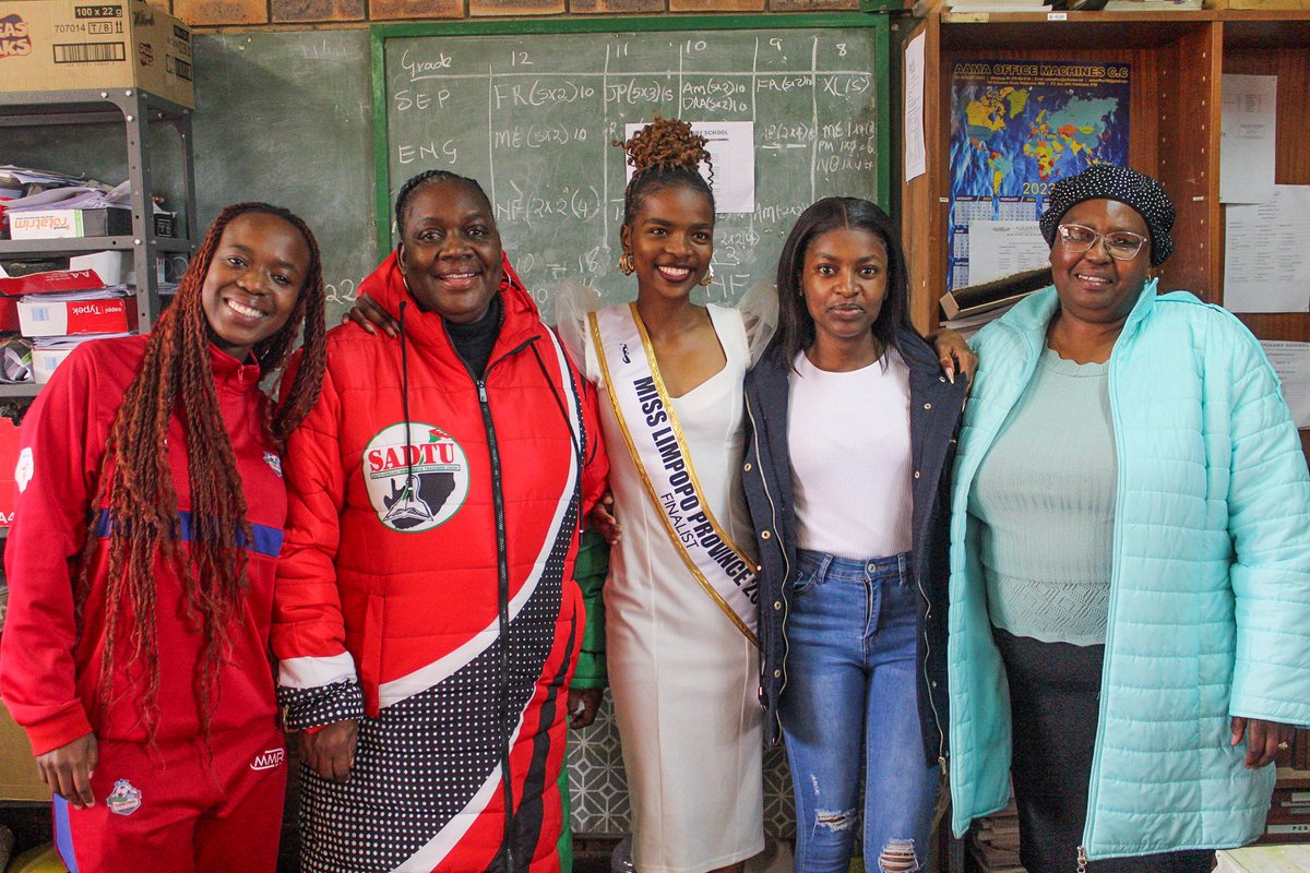 PredoSurprise's tweet image. We thank phuti teffu for changing 180 youth lifes this past weekend in westernburg stadium we are proud of what she has done for us and giving back to community  

vote for phuti teffu for miss limpopo 2025