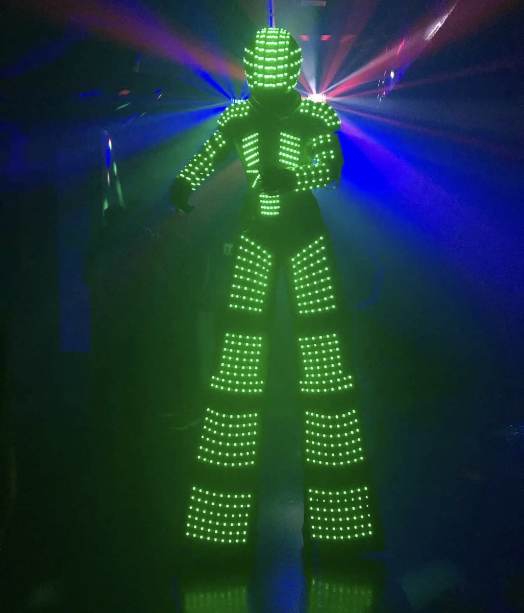 Remember remember the 5th of November 🎆Our annual fireworks display is back. Tickets are now on sale on our website blueflames.co.uk/fireworks-disp…   Or they can also be purchased in person from our reception.