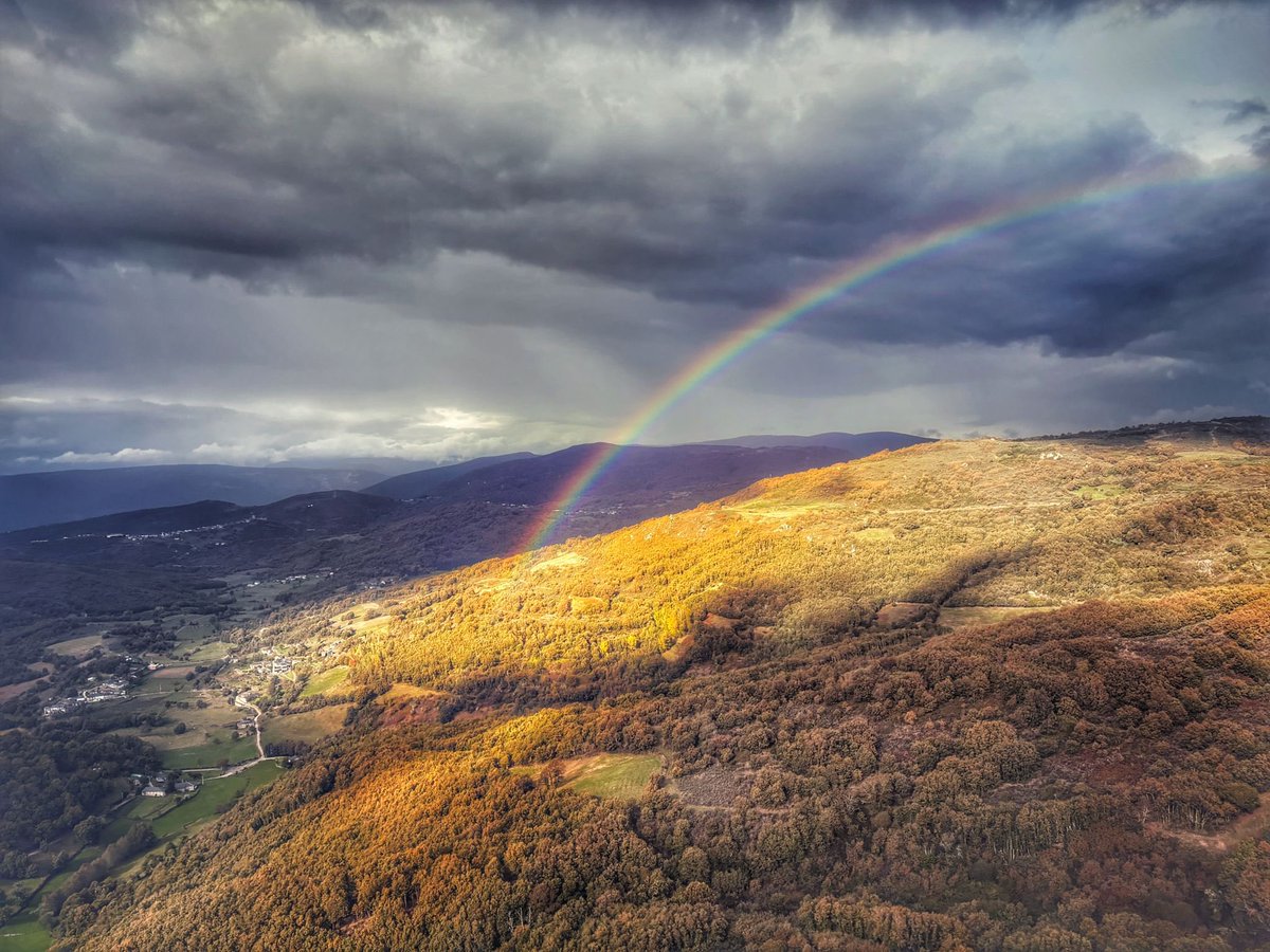 We risk our lives on a daily basis, just to help you 🫵🏻 and we are not even considered as crew #viewfromthecrew #sothatothersmaylive #wearecrew Arriscámonos a diario para axudar 🫵🏻 e non nos consideran tripulación #paraqueoutrosvivan #somostripulacion