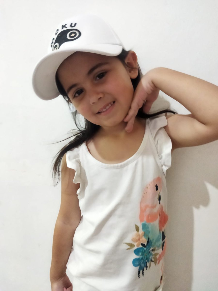 AnghelitO091's tweet photo. #fiestapixels @Cachal_M @Hantao @Moku_HQ @magicgamingu  Mi princesa con la gorra moku.! https://t.co/KMAxy6sphf
