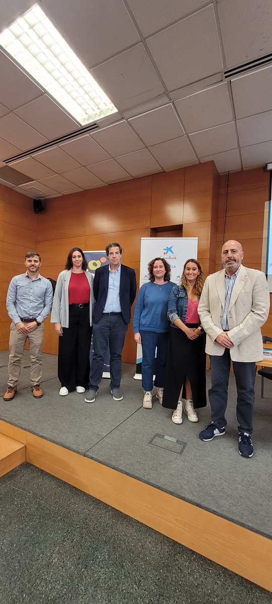 antoni_ruiz_'s tweet photo. Avui som els de @CABK_Dualiza amb @PimecFormacio
i la DG @educaciocat de la @gencat al Baix LLobregat 'impulsant la FP". https://t.co/o4DxjjZMoo