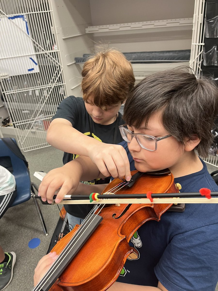 NIS_Orchestra's tweet photo. GE life principle of the week- Cooperation! Students are working together to tune their instruments. #Destinationexcellence
@FineArtsTomball @TISDNIS https://t.co/3qDUcagR8j