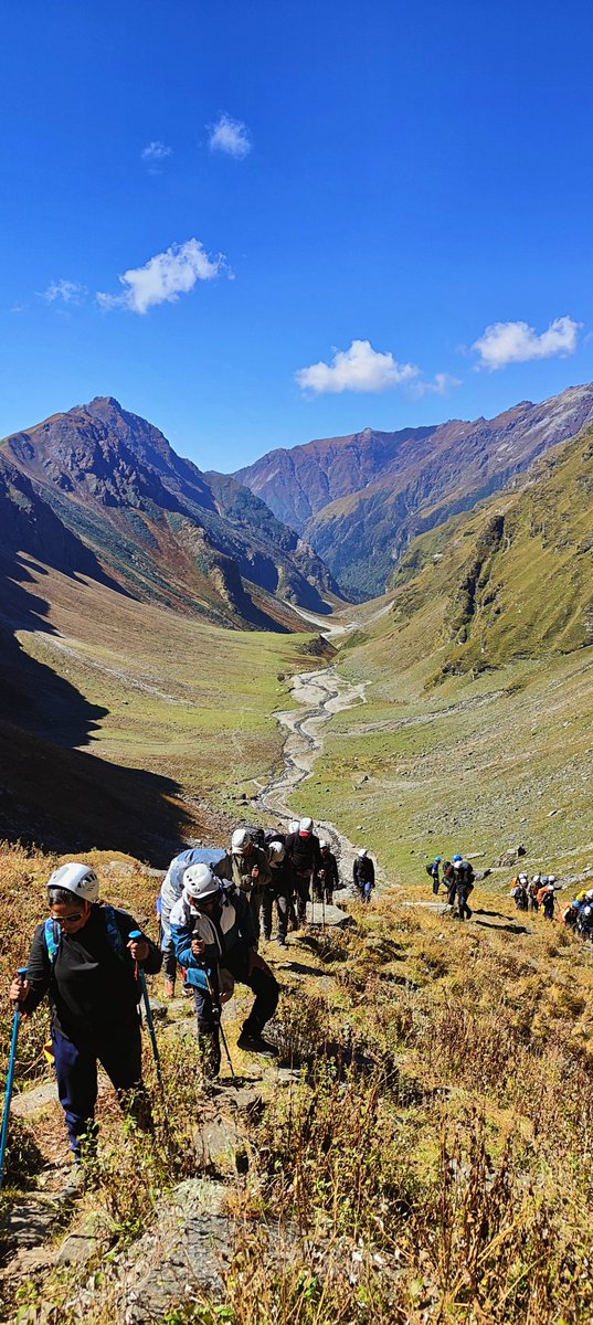 marvelousmukesh's tweet image. दिल तो कहीं है पहाड़ों में...

Hangover is unreal.
#MissingMountains ⛰️