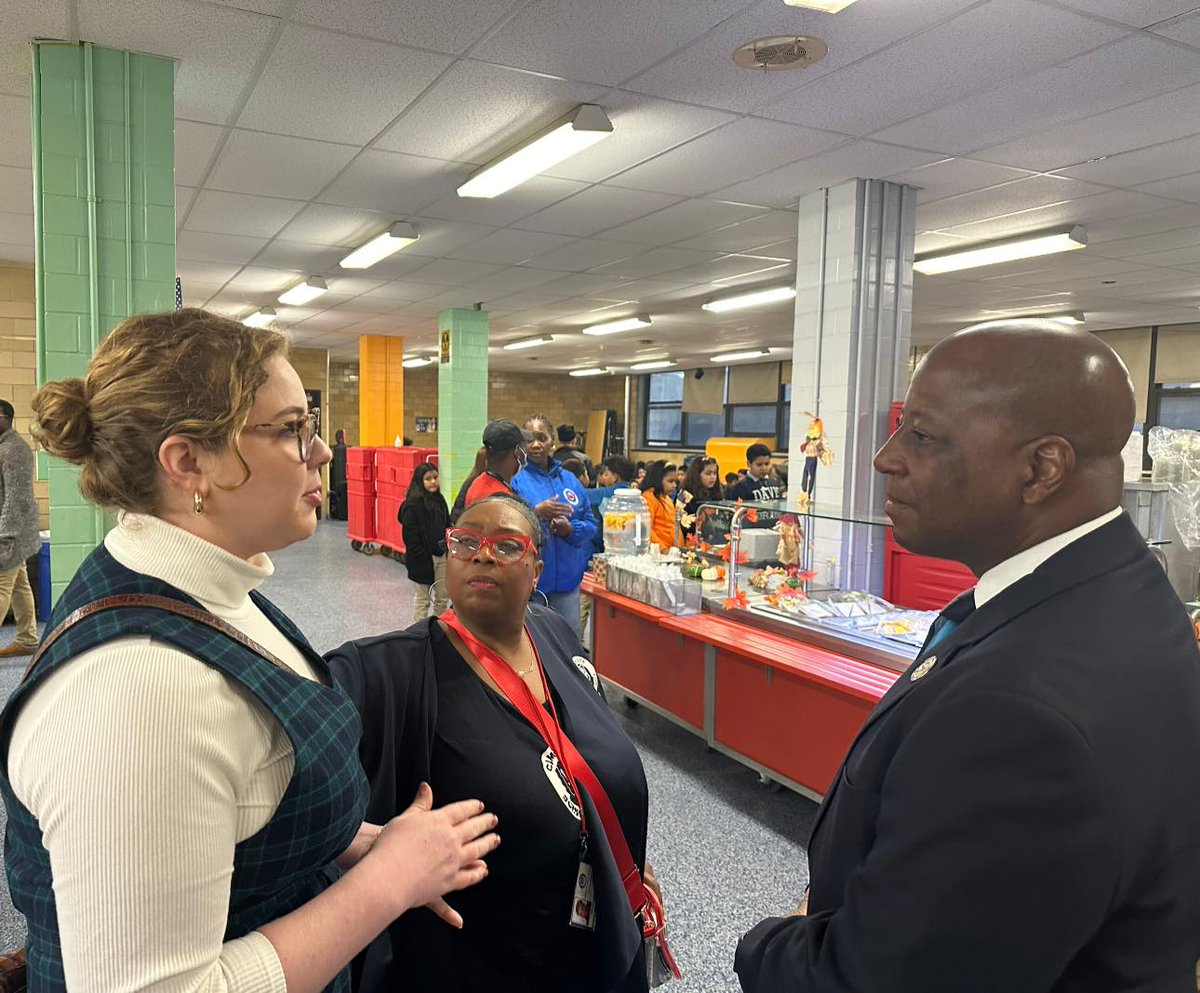 SM4ANJ's tweet image. For #NSLW2024, we visited Davis Elementary School with Assemblyman Spearman to discuss the impact #schoolmeals are having in Camden and across our state. 

Thank you Assemblyman Spearman, Camden City School District, and Camden School Nutrition for such a wonderful visit!