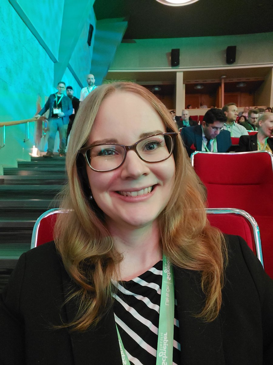 Susanna_SRV's tweet photo. Future Data Summit ✨ Oli taas hyvä tapahtuma! Puhujia mm. Googlelta, Microsoftilta ja datakeskusaloilta. Tänä vuonna teemana vihreä tekoäly 🌱🤖 Mukana myös Helgi &amp; Erlend! 😄 #FutureDataSummit #FDCA #futuredatasummit2024 https://t.co/G6WWjvp8dd