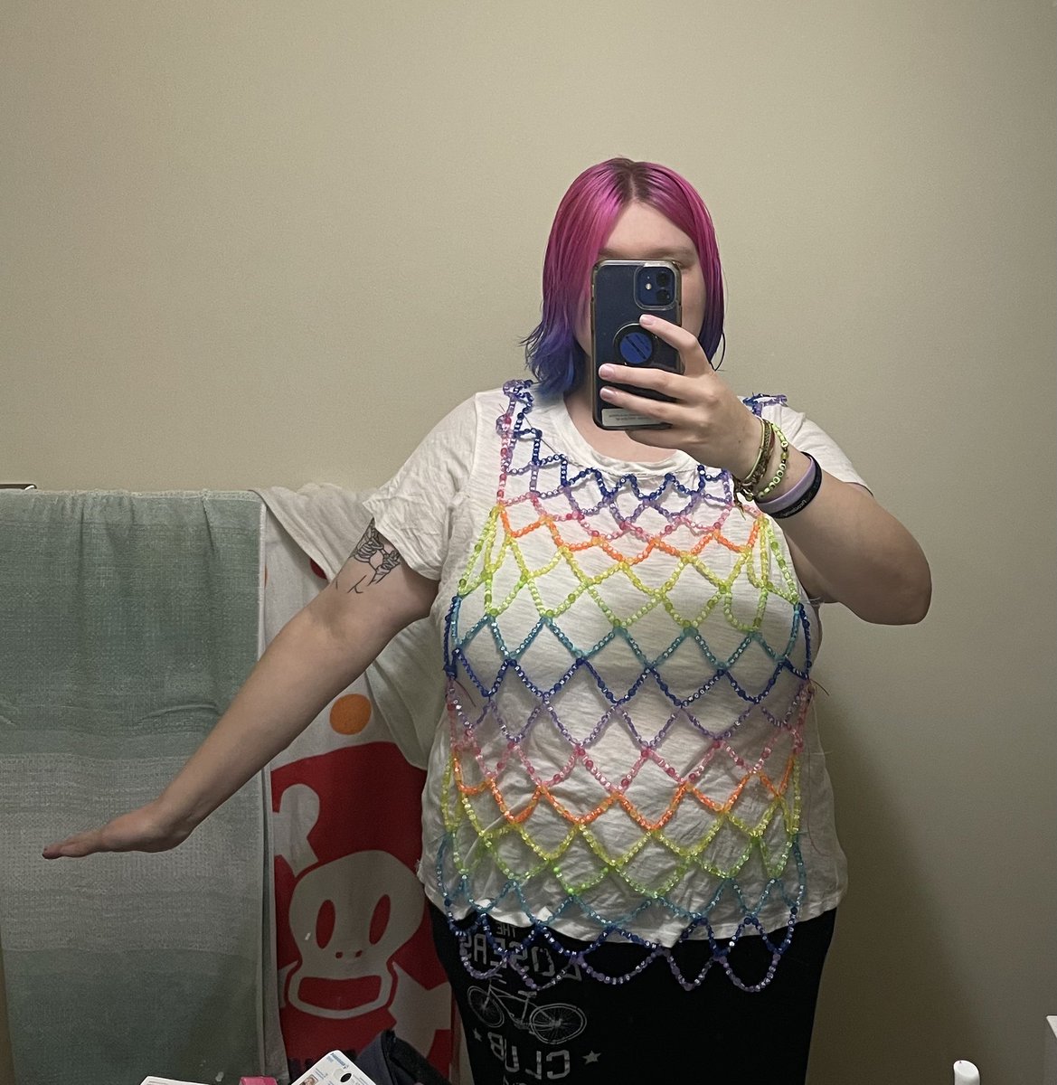 foxwatsons's tweet photo. okay it is time to reveal the craziest craft i have ever done lol. i will probably also post this on insta and tiktok with more details but: in true bead insanity fashion, i made the entirety of GINASFS into a shirt!! the mesh is hand beaded and hand tied like a fishing net 💖 https://t.co/Rx9ZBFa5Nl