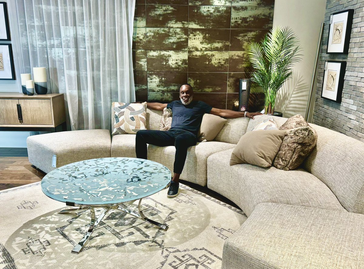 Pour donner vie à ma nouvelle maison, je me suis tourné vers le meilleur magasin : JC Perreault. Leur équipe a su écouter attentivement toutes mes attentes et a fait preuve d’un grand professionnalisme tout au long de mon expérience d’achat !