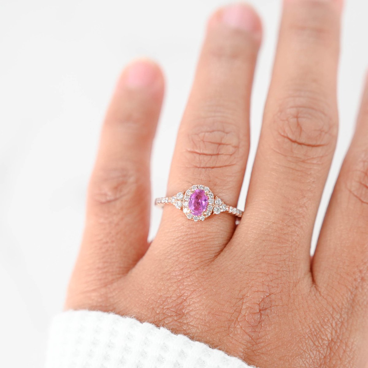 777Jewelry's tweet photo. This stunning 14K Rose Gold Pink Sapphire &amp; Diamond Halo Ring is the perfect blend of elegance and luxury. 💍✨ $559.99 | Free USA shipping #777Jewelry https://t.co/wvSYNpEbn5