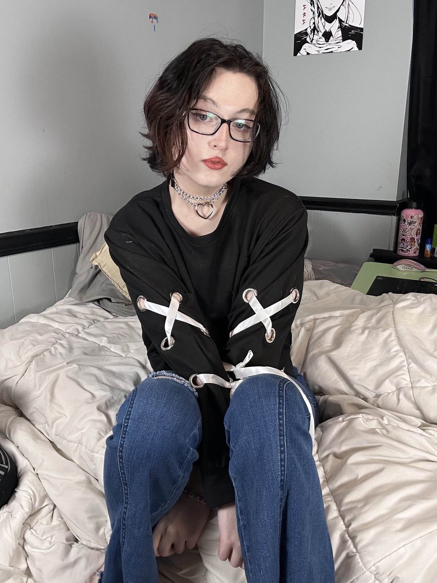 Raven🏳️⚧️ (@raventheghost__) on Twitter photo how i dress to play overwatch all day how i dress to play overwatch all day