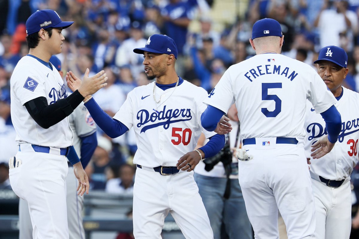 ericstephen's tweet photo. Off-day @ThreeInningSave podcast on the polar opposites that were the first 2 NLCS games in LA, plus how the Dodgers are set up for 3 games in NY

(plus Clayton Kershaw entering the Wheat/Russell zone)

LISTEN: https://t.co/wj3SryyAYY https://t.co/1v4iRcIEGV