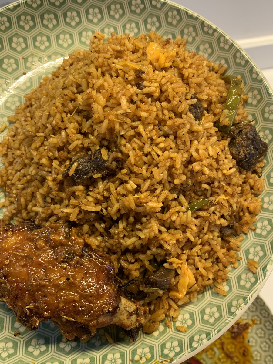 SymplyNoor's tweet image. I didn’t capture the plating, because everyone was literally hungry that day. So, here’s my own plate of the dish🤭. 

13. Serve with love and equally eat with love. See you some other time. Byeee. 

PS: Hit me up for a private chef services, or food in bowls or litres.