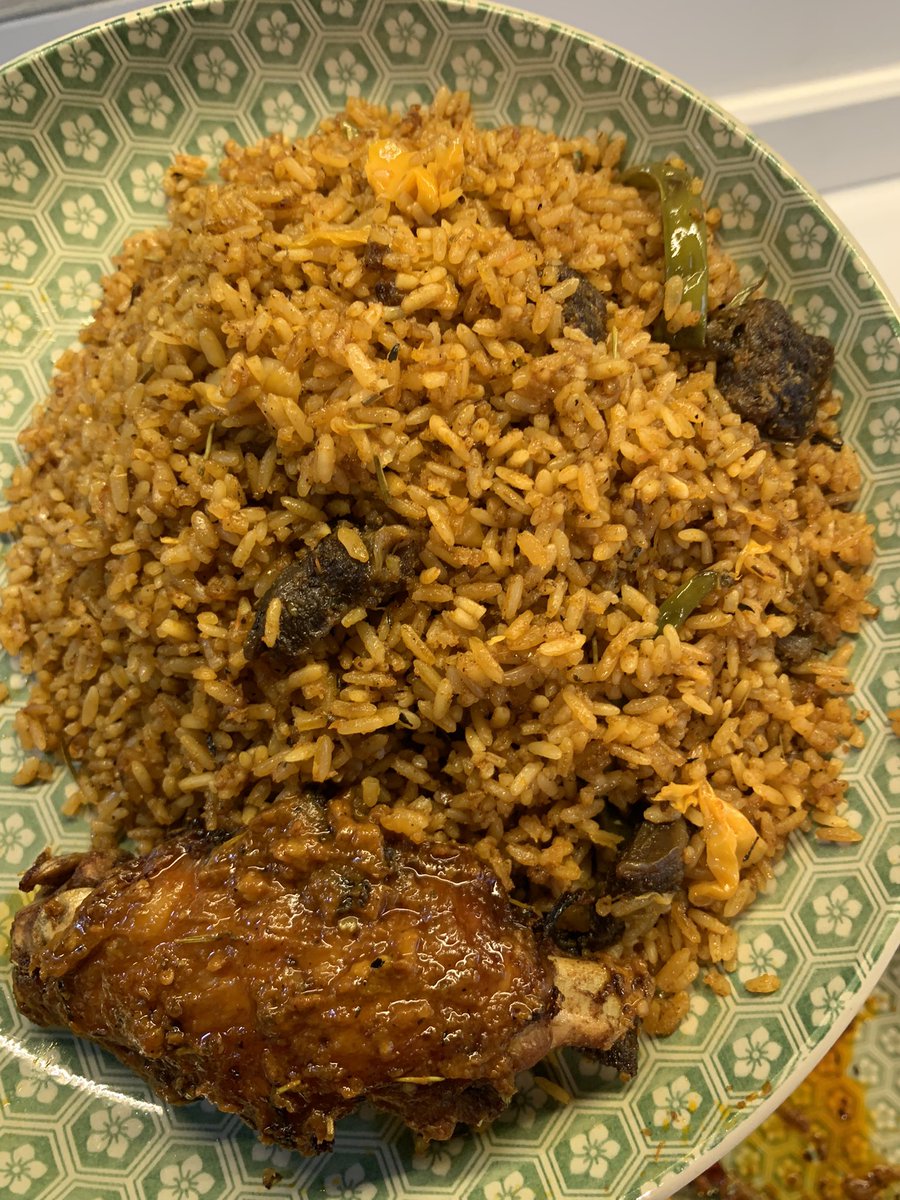 SymplyNoor's tweet image. I didn’t capture the plating, because everyone was literally hungry that day. So, here’s my own plate of the dish🤭. 

13. Serve with love and equally eat with love. See you some other time. Byeee. 

PS: Hit me up for a private chef services, or food in bowls or litres.