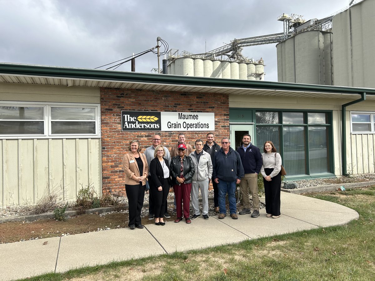 OhioSoybean's tweet photo. Yesterday, OSA joined @OhioAgriBiz meeting with @andersonsgrain and State Senator Paula Hicks-Hudson to discuss the critical role of highly qualified grain graders and logistics in addressing supply chain challenges. Thank you to everyone involved for this important conversation! https://t.co/DPAxXourlC