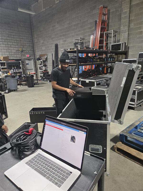 keynote_event's tweet photo. Shoutout to our incredible operations team! As the Fall season explodes, they’re working tirelessly around the clock to ensure every audio-visual rental order is handled seamlessly!
#eventsdc #audiovisual #audio #lighting #cooperateevents #eventplanning #AudioEquipment https://t.co/3b8CCtcT8d