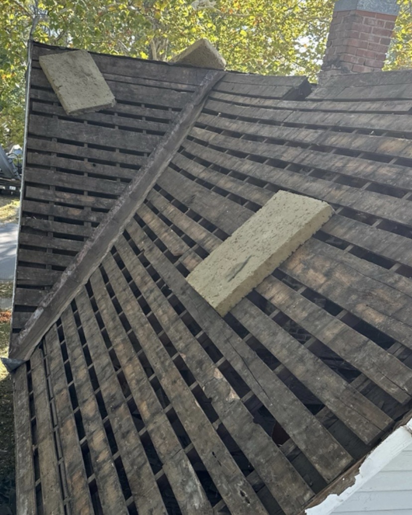 Trusted_KC's tweet photo. At Trusted Roofing, we ensure every roof replacement starts with properly sheathing over space decking, creating a solid, secure base for your new roof—giving you peace of mind and long-lasting protection! 

#roofing101 #construction https://t.co/4N08hLquxQ