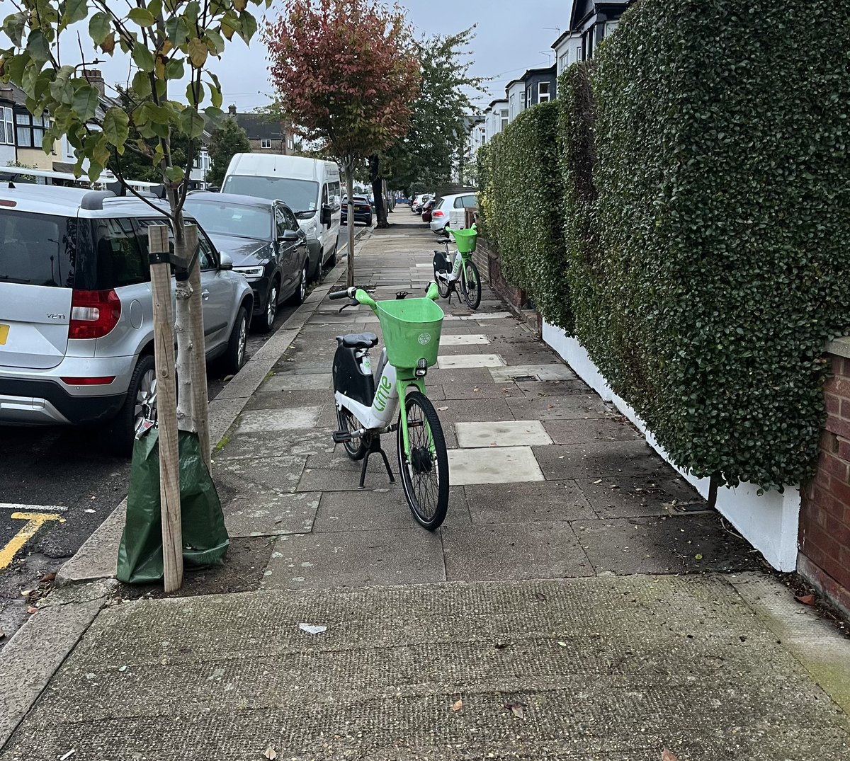 RiserKensal's tweet photo. @limebike @Brent_Council @DocklessObs These 2 lime bikes have been parked here &amp; haven’t moved for 48 hrs. I’ve just seen a woman with a double buggy have to go on the road to get passed. On Monday a mum &amp; her 2 sons had to squeeze past. Outside 69 Liddell Gdns NW10 https://t.co/LKDeOMMwpr