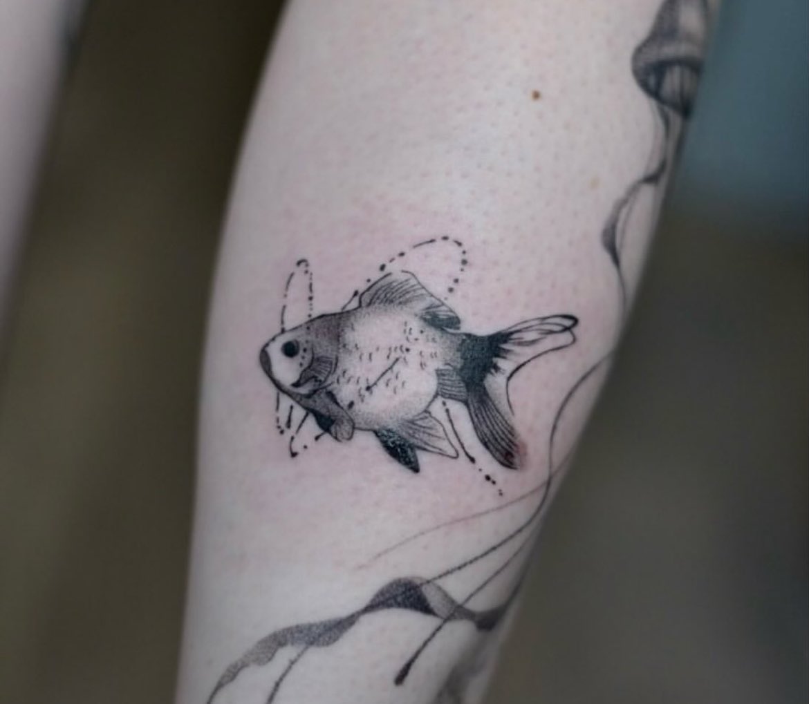 Inkn0ut's tweet photo. Goldfish &amp; lilies from @eowyn_tattoo flash 

@inkn0ut #inknout 

#tattoos #tattooideas #blackandgreytattoo #blackandgreytattoos #torontotattooartist #torontotattooshop #tattooart #tattoolife #inked #tattoooftheday #toronto #torontolife #torontovibes #torontoartist #torontoblogger https://t.co/Zl0R8WUyrr